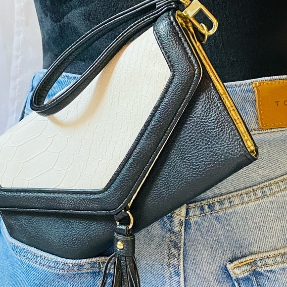 Steve Madden wristlet wallet blk tassel organizer - Picture 8 of 16